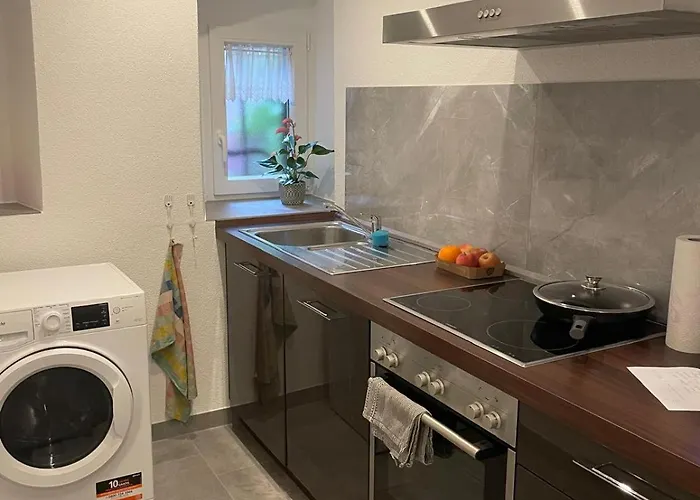 Zimmer Fuer Personal Im Hotelgewerbe, Monteure, Auszubildende Und Arbeiter